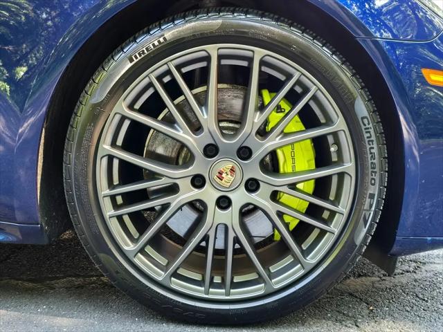 2022 Porsche Panamera E-Hybrid 4 Platinum Edition