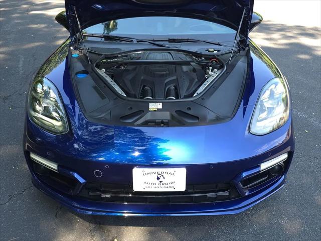 2022 Porsche Panamera E-Hybrid 4 Platinum Edition