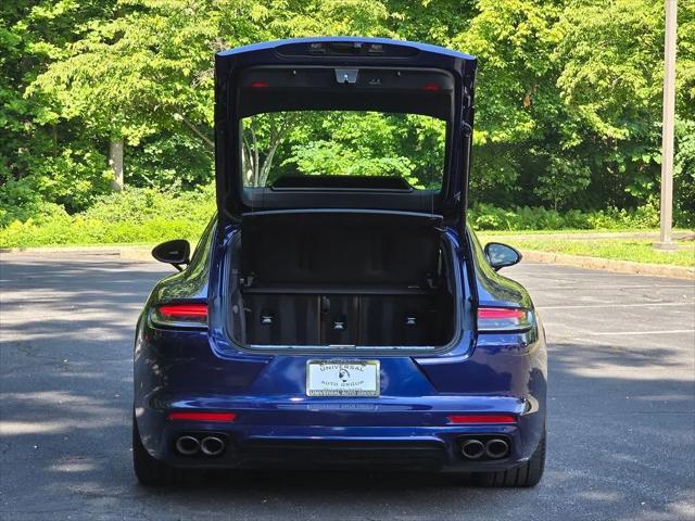 2022 Porsche Panamera E-Hybrid 4 Platinum Edition