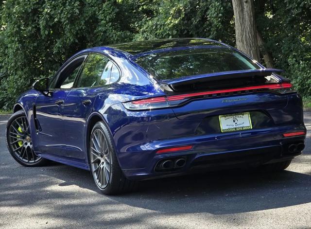 2022 Porsche Panamera E-Hybrid 4 Platinum Edition
