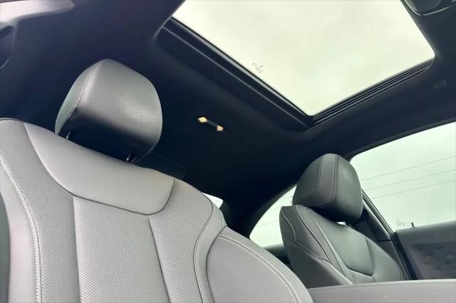 2023 BMW M240 i