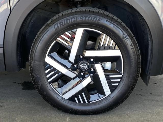 2025 Nissan Kicks SV FWD