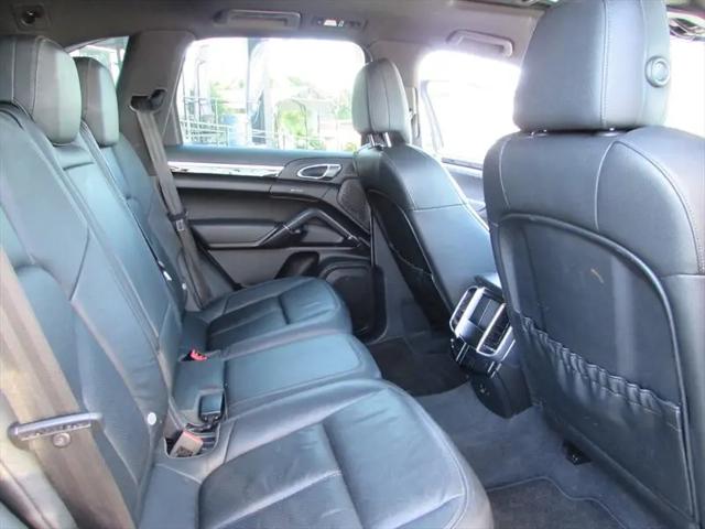 2012 Porsche Cayenne Cayenne
