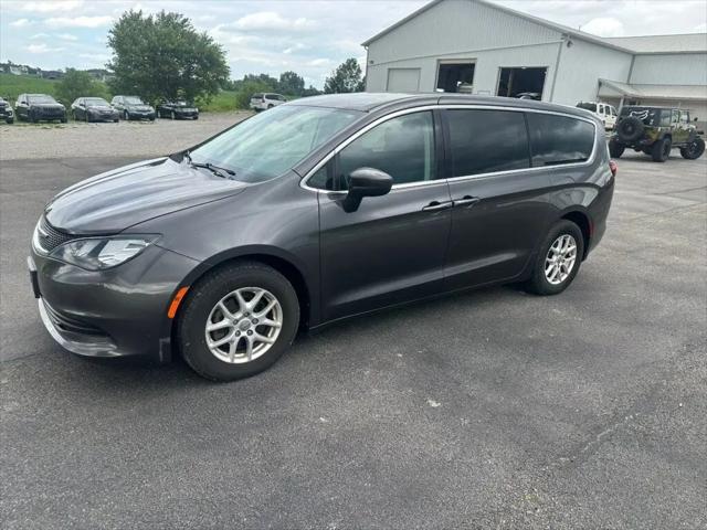 2017 Chrysler Pacifica Touring for sale in Carlock, IL