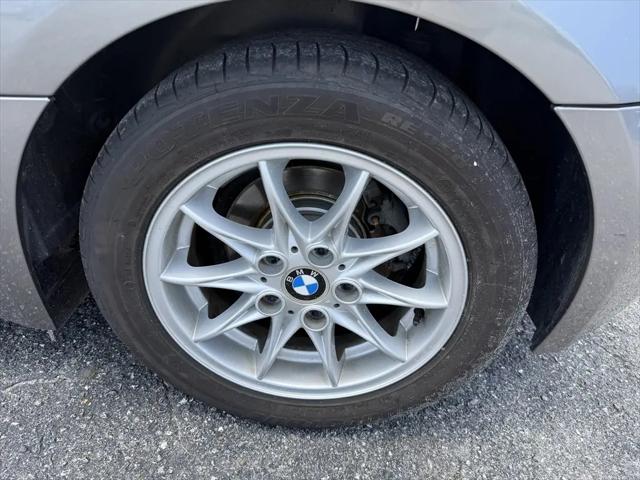 2004 BMW Z4 2.5i