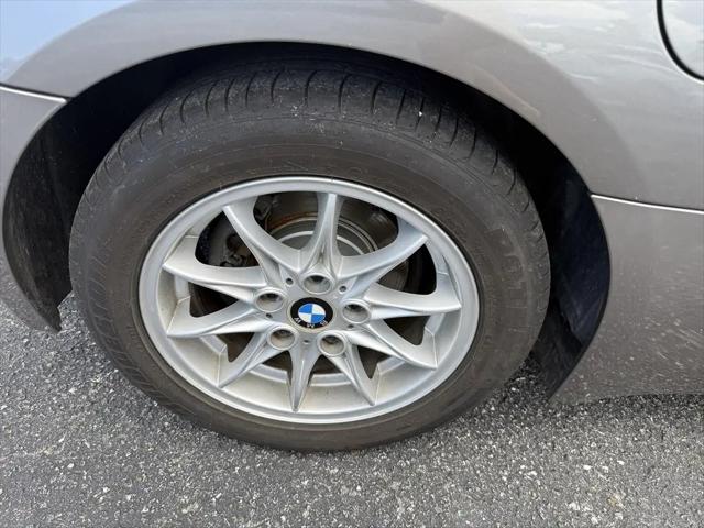 2004 BMW Z4 2.5i