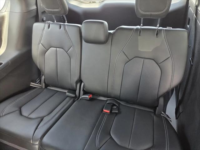 2027 Chrysler Pacifica LX