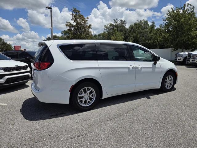 2027 Chrysler Pacifica LX