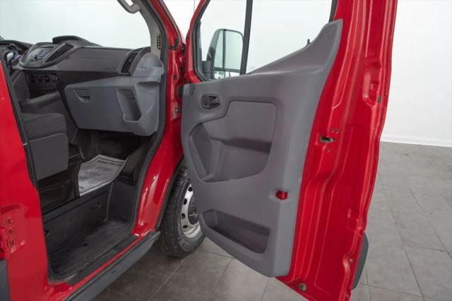 2015 Ford Transit w/60/40 Side Door w/RWB