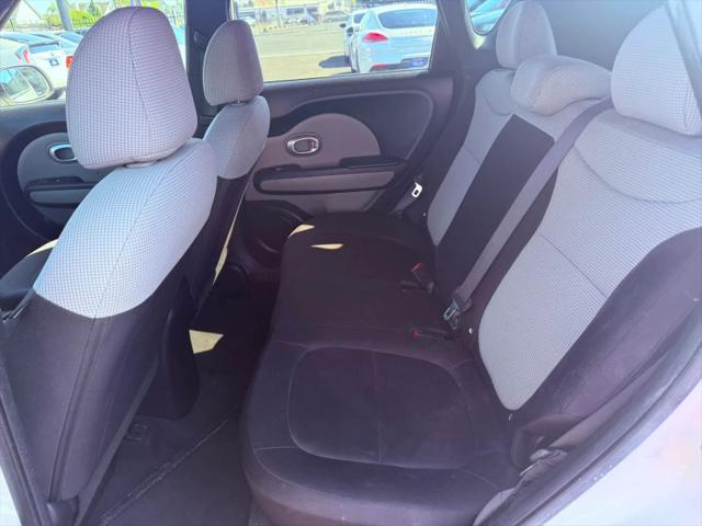 2017 Kia Soul Base