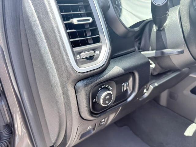 2020 Ram 1500 Big Horn Crew Cab 4x4 5'7" Box