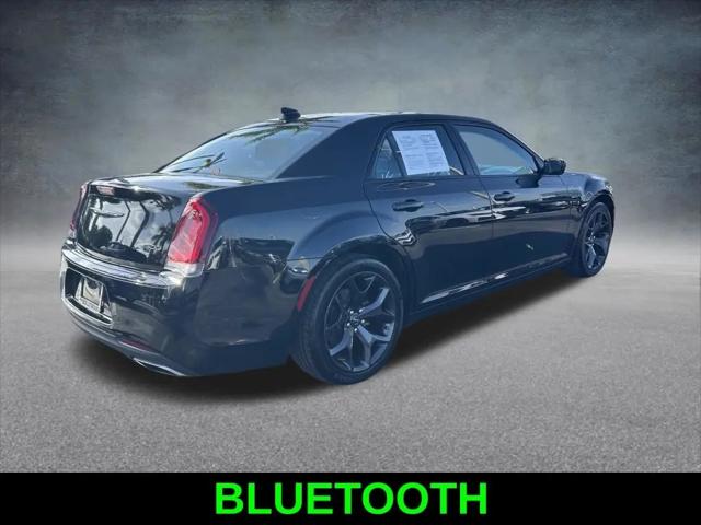 2021 Chrysler 300 Touring