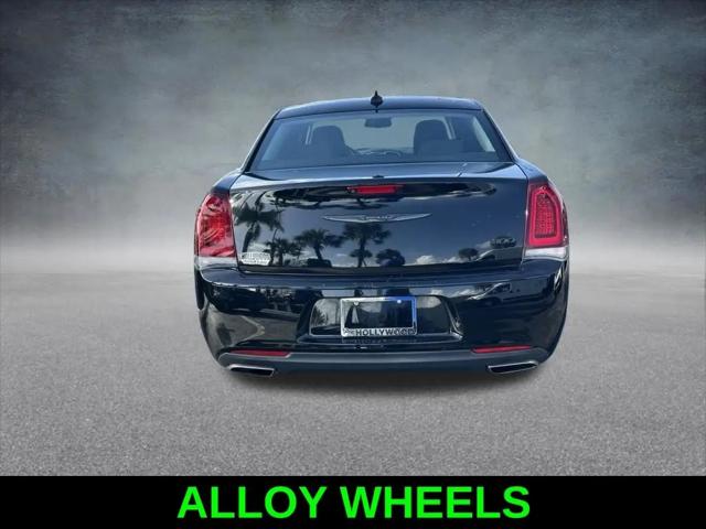 2021 Chrysler 300 Touring