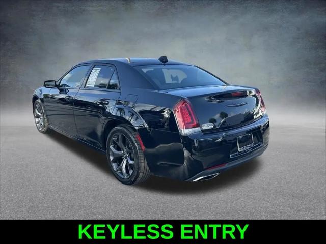 2021 Chrysler 300 Touring