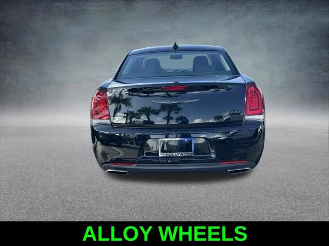 2021 Chrysler 300 Touring