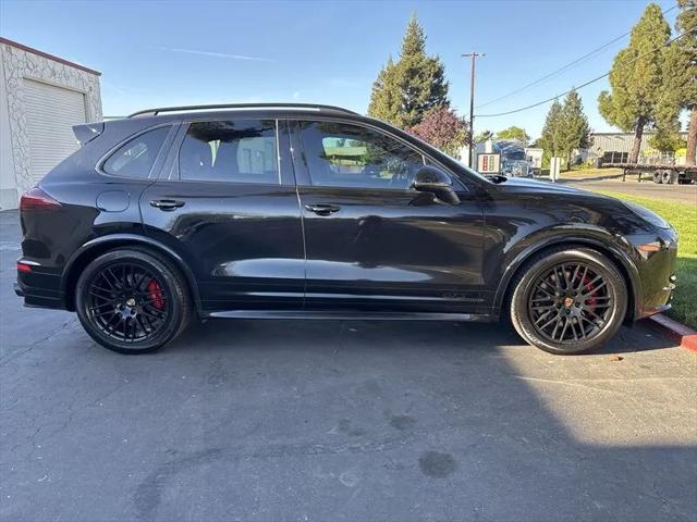 2016 Porsche Cayenne GTS