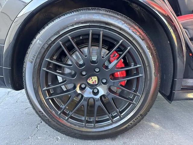 2016 Porsche Cayenne GTS