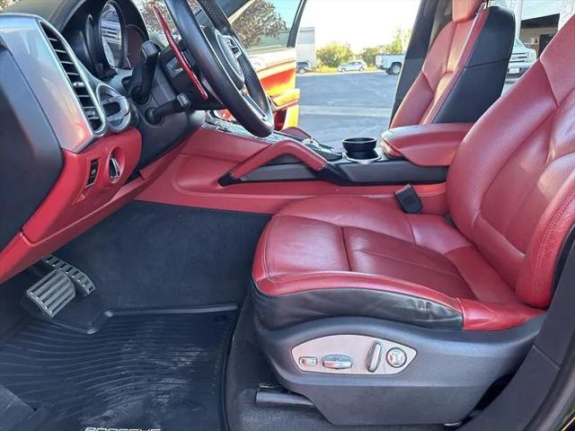 2016 Porsche Cayenne GTS