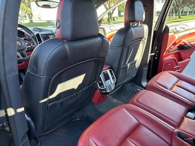 2016 Porsche Cayenne GTS