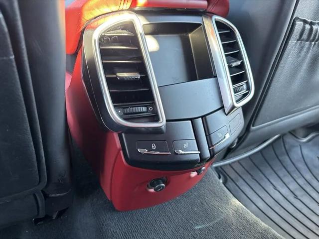 2016 Porsche Cayenne GTS
