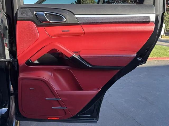 2016 Porsche Cayenne GTS