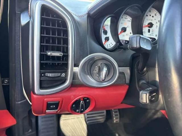 2016 Porsche Cayenne GTS