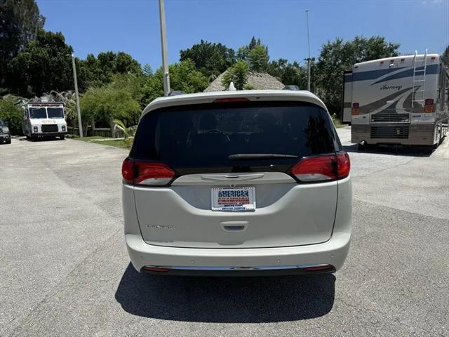 2017 Chrysler Pacifica Touring-L
