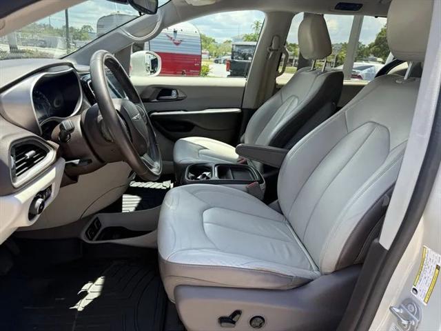 2017 Chrysler Pacifica Touring-L