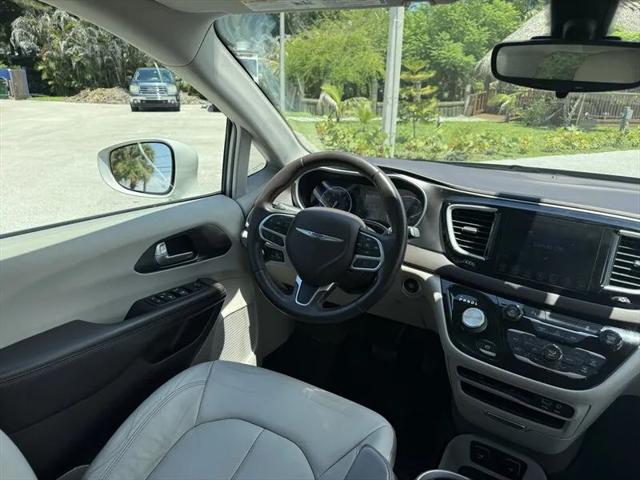 2017 Chrysler Pacifica Touring-L
