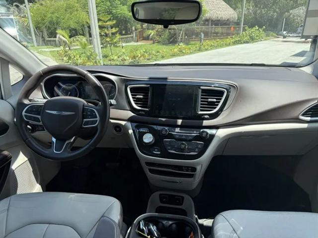 2017 Chrysler Pacifica Touring-L