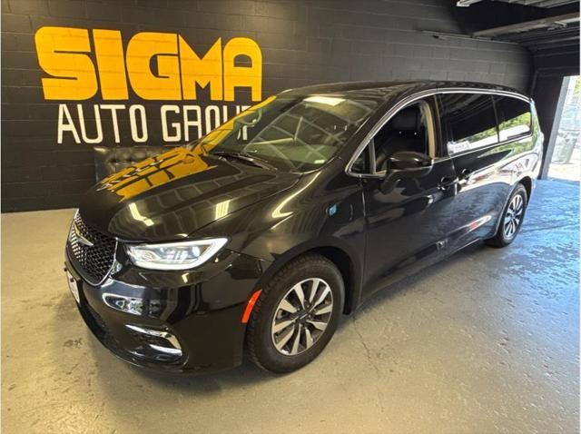 2023 Chrysler Pacifica Hybrid Touring L for sale in Concord, CA
