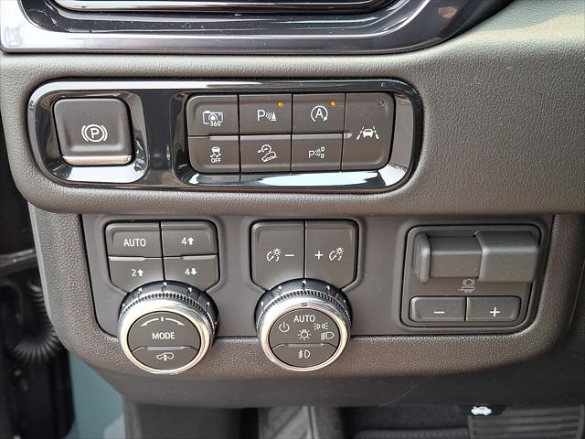 2026 GMC Yukon XL AT4, 4WD