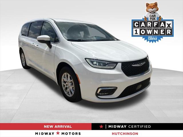 2023 Chrysler Pacifica Touring L for sale in Hutchinson, KS