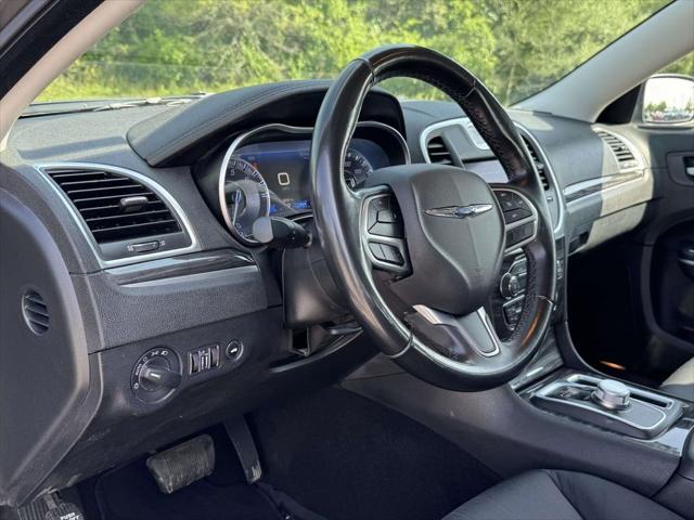 2022 Chrysler 300 Touring 2022 Chrysler 300 Touring
