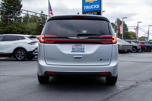 2023 Chrysler Pacifica Hybrid Touring L