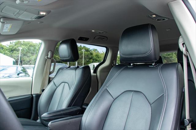 2023 Chrysler Pacifica Hybrid Touring L