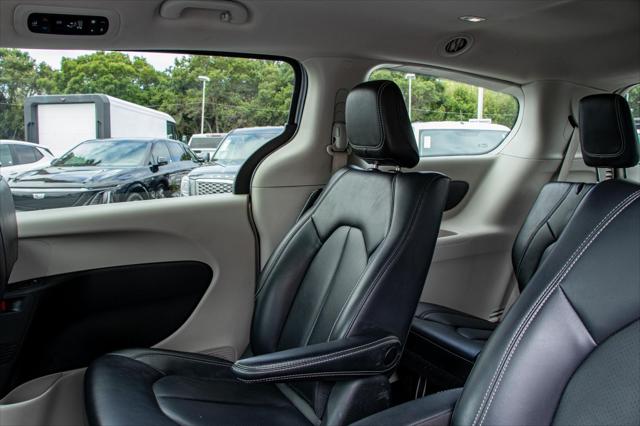 2023 Chrysler Pacifica Hybrid Touring L