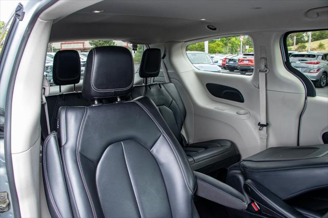 2023 Chrysler Pacifica Hybrid Touring L