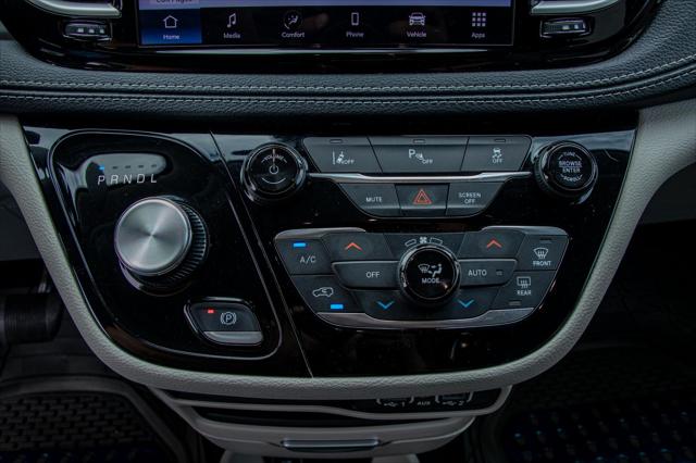 2023 Chrysler Pacifica Hybrid Touring L