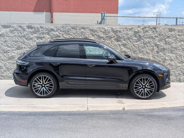 2025 Porsche Macan Unknown