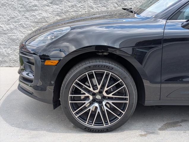 2025 Porsche Macan Unknown