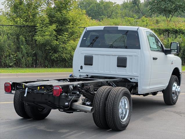 2026 RAM 3500 Chassis RAM 3500 TRADESMAN CHASSIS REGULAR CAB 4X4 60 CA