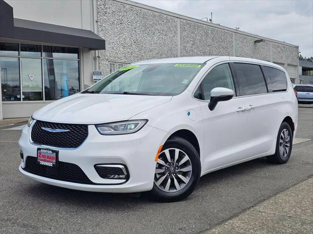 2023 Chrysler Pacifica Hybrid Touring L for sale in Renton, WA
