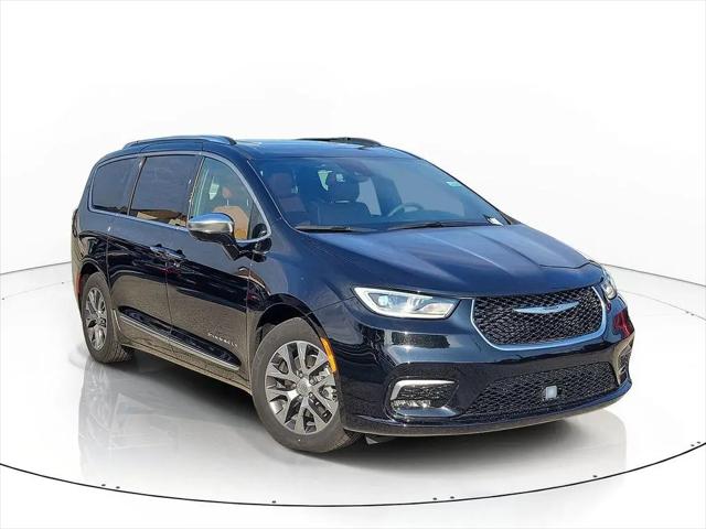 2024 Chrysler Pacifica Hybrid Pinnacle for sale in Chicago, IL