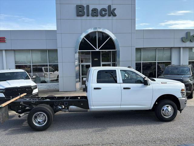 2026 RAM 3500 Chassis RAM 3500 TRADESMAN CREW CAB CHASSIS 4X4 60 CA