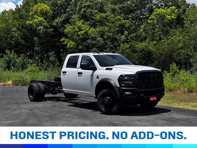 2026 RAM 5500 Chassis RAM 5500 TRADESMAN CHASSIS CREW CAB 4X4 84 CA