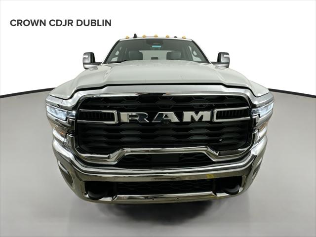 2026 RAM 5500 Chassis RAM 5500 TRADESMAN CHASSIS CREW CAB 4X4 84 CA