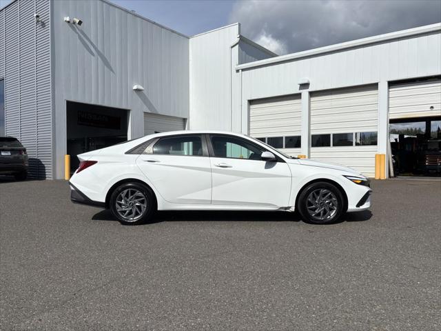 Used 2025 Hyundai Elantra Hybrid Blue For Sale in Bellingham, WA