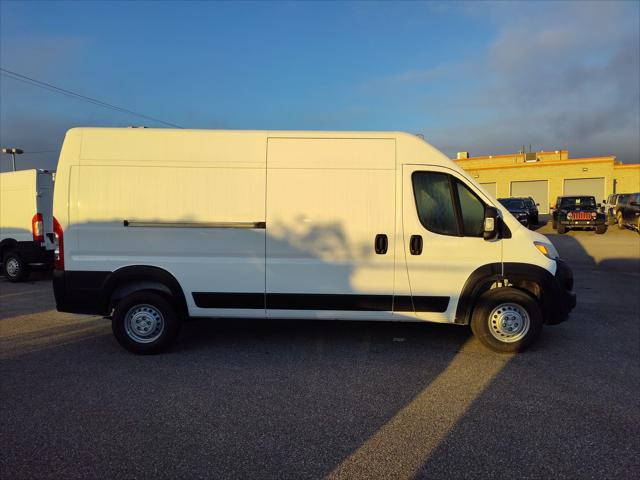2027 RAM ProMaster Cargo Van Tradesman