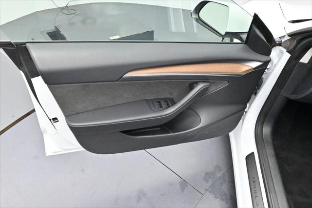 2022 Tesla Model 3 Rear-Wheel Drive